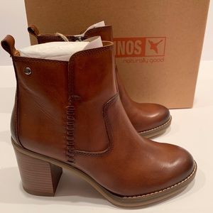 Pikolinos Pompeya Heeled Bootie - Cognac / Cuero